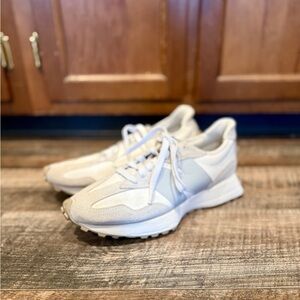 New Balance Women's Sneakers in White and Cream